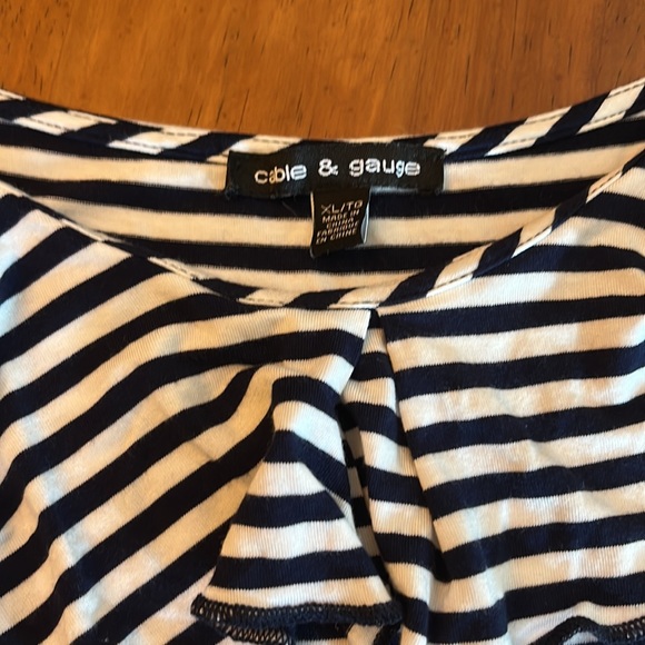 Cable and Gauge off shoulder top - Picture 2 of 2